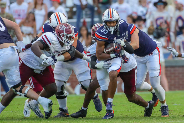 Jeremiah Cobb vs UMass - Eric Starling/Auburn Daily
